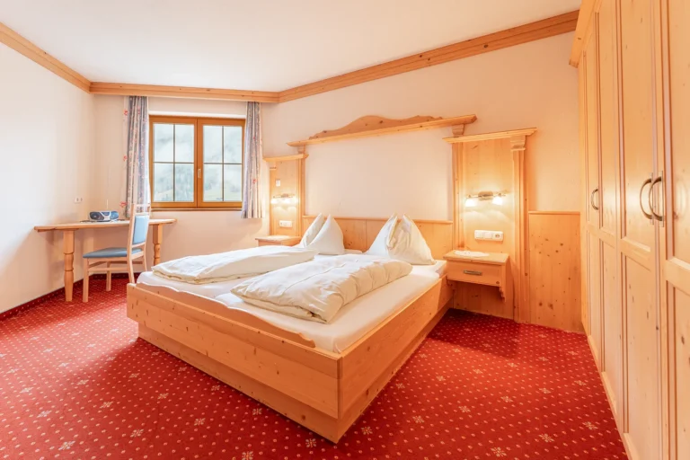 sagritzerwirt_turm1_schlafzimmer1_1